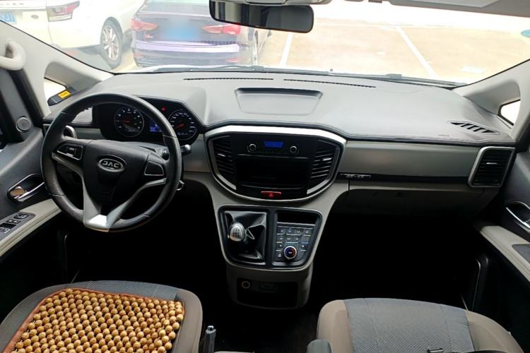 Used JAC Refine M4 2019 Business & Travel Series 2.0L Manual Comfort Model China VI Center Console