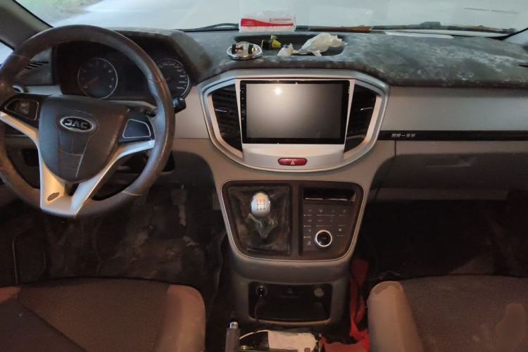 Used JAC Refine M4 2019 Business & Travel Series 2.0L Manual Speed Delivery Version China V Standard Center Console