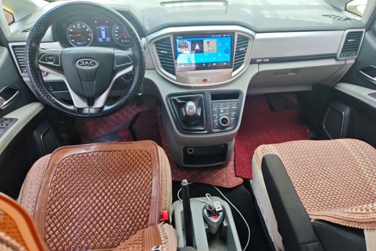 Used JAC Refine M4 2019 Business & Travel Series 2.0L Manual Comfort Model China VI Center Console