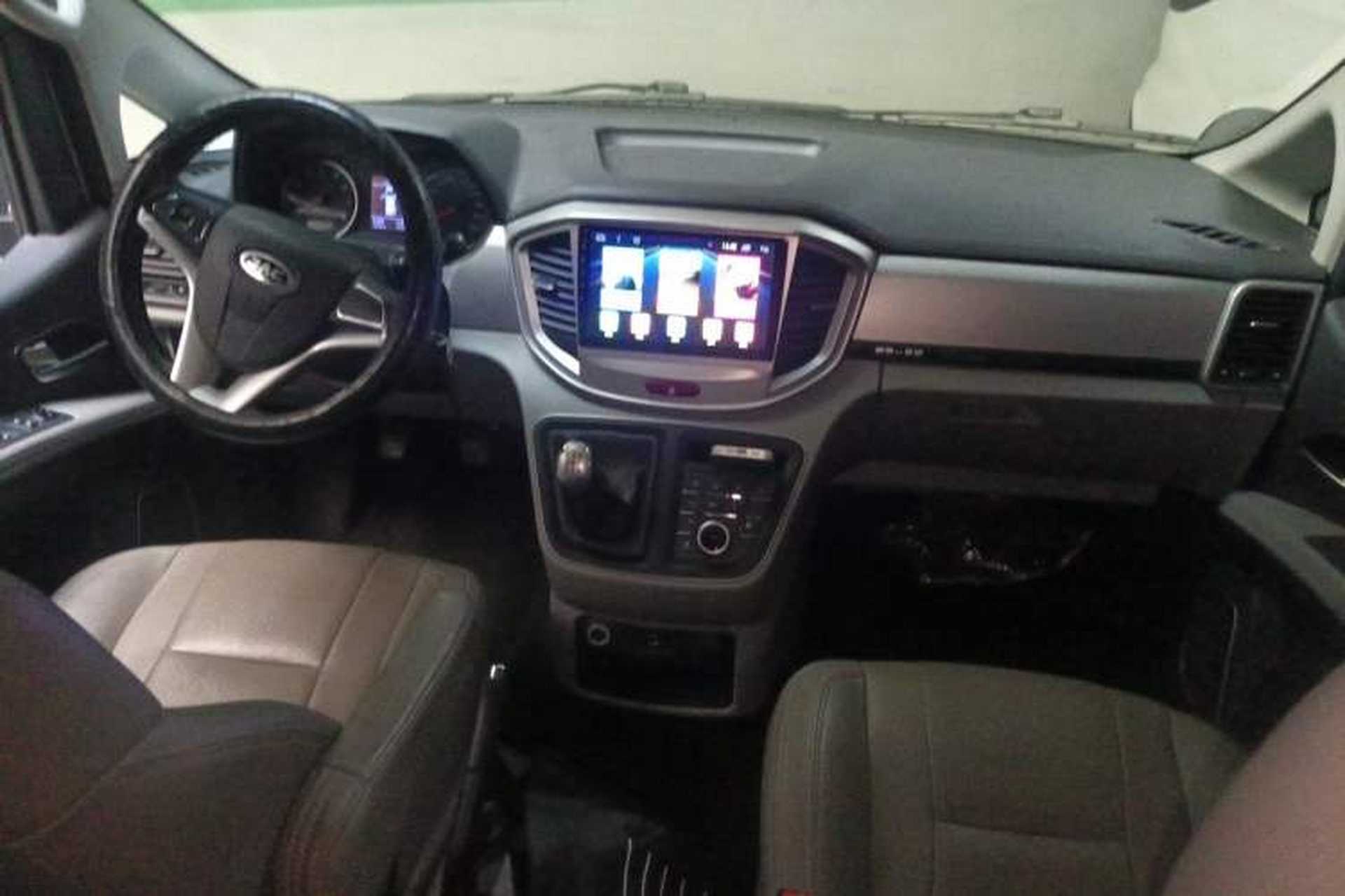 Used JAC Refine M4 2019 Business & Travel Series 2.0L Manual Comfort Model China VI Center Console