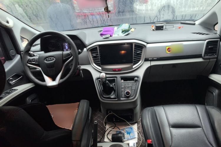 Used JAC Refine M4 2019 Business & Travel Series 2.0L Manual Comfort Model China VI Center Console