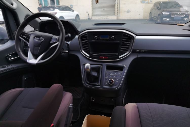 Used JAC Refine M4 2019 Business & Travel Series 2.0L Manual Speed Edition China VI Standard Center Console