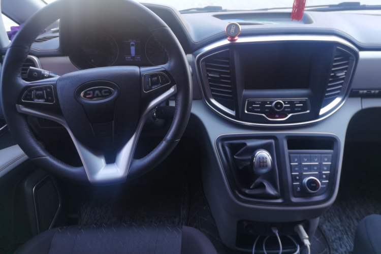 Used JAC Refine M4 2019 Business Series 2.0L Manual Business Version China V Standard Center Console
