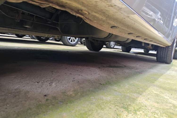 Used JAC Refine M4 2019 Business & Travel Series 2.0L Manual Comfort Model China VI Chassis Front Left