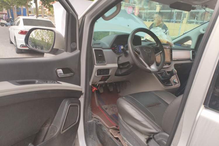 Used JAC Refine M4 2019 Business & Travel Series 2.0L Manual Comfort Model China VI Driver Seat