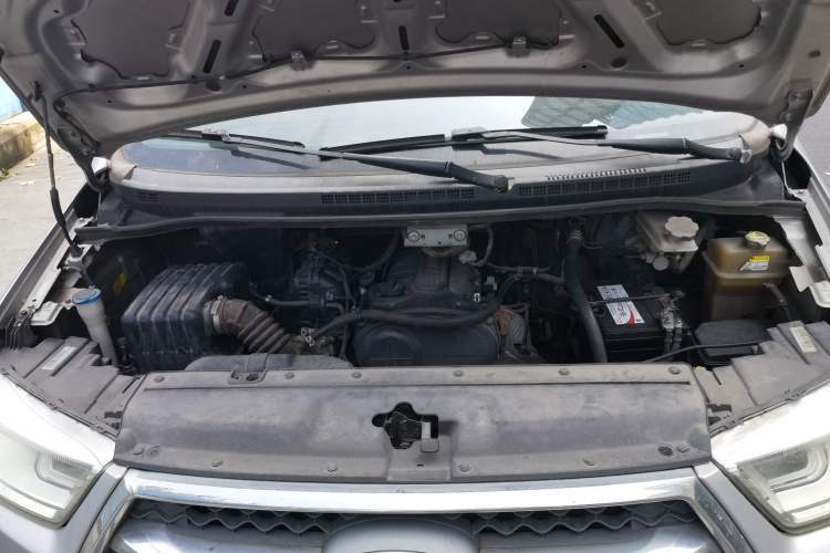 Used JAC Refine M4 2019 Business & Travel Series 2.0L Manual Comfort Model China V Standard Engine Bay