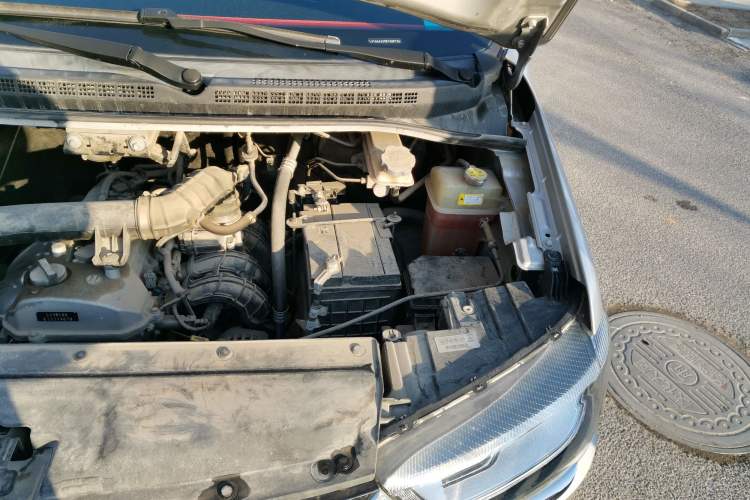 Used JAC Refine M4 2019 Joyful Series 2.0L Manual Business Model China VI Engine Bay Left