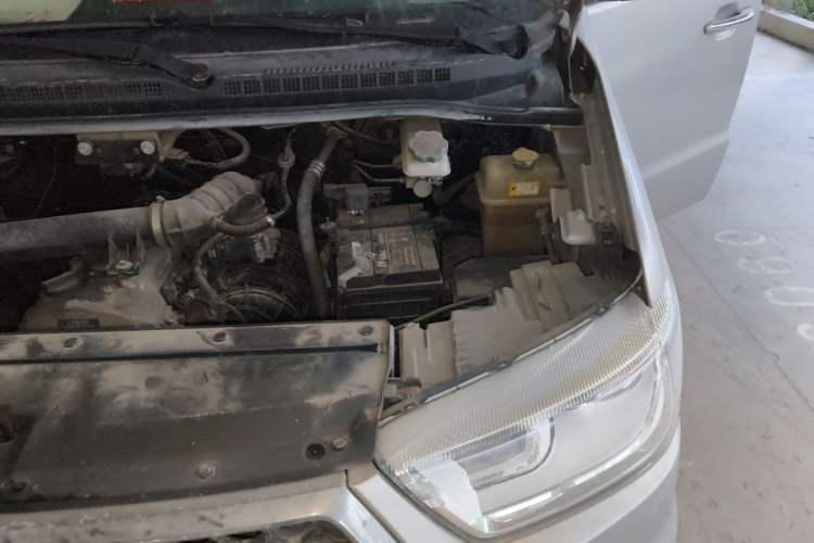 Used JAC Refine M4 2019 Business & Travel Series 2.0L Manual Speed Delivery Version China V Standard Engine Bay Left