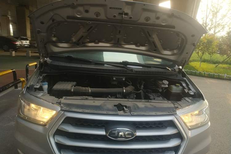 Used JAC Refine M4 2019 Business & Travel Series 2.0L Manual Speed Edition China VI Standard Engine Bay