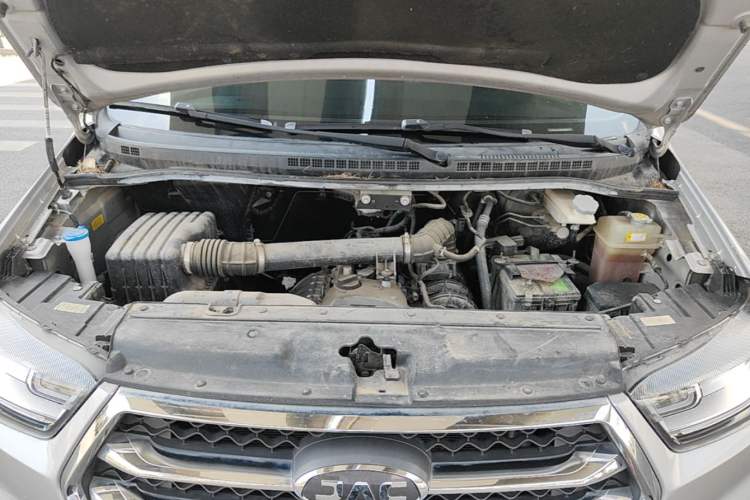 Used JAC Refine M4 2019 Business Series 2.0L Manual - China VI Standard Engine Bay