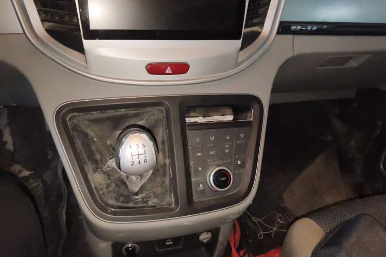 Used JAC Refine M4 2019 Business & Travel Series 2.0L Manual Speed Delivery Version China V Standard Gear Lever