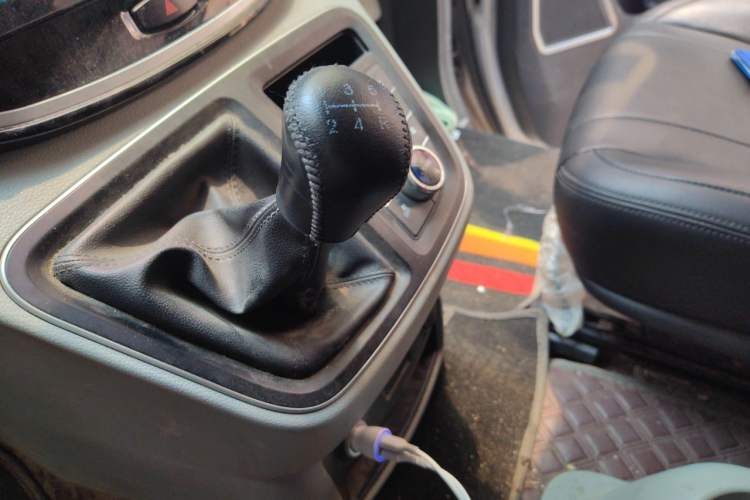 Used JAC Refine M4 2019 Business & Travel Series 2.0L Manual Comfort Model China V Standard Gear Lever