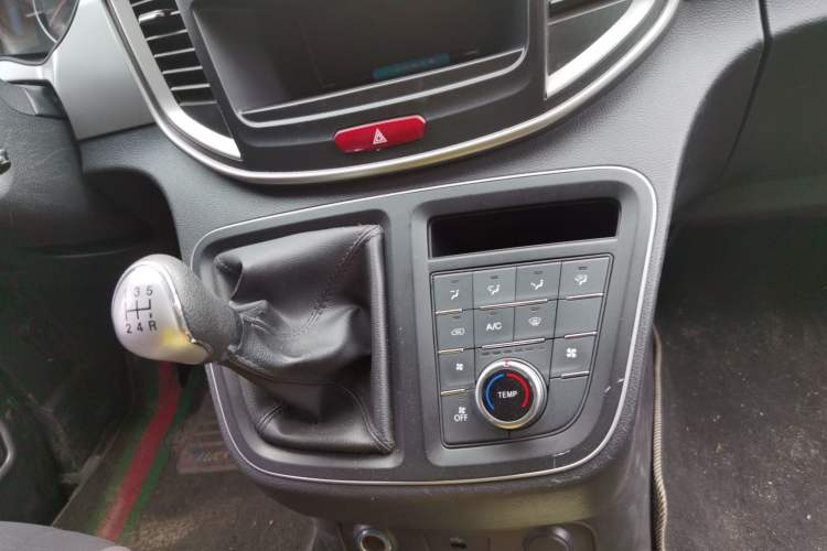 Used JAC Refine M4 2019 Business & Travel Series 2.0L Manual Speed Edition China VI Standard Gear Lever