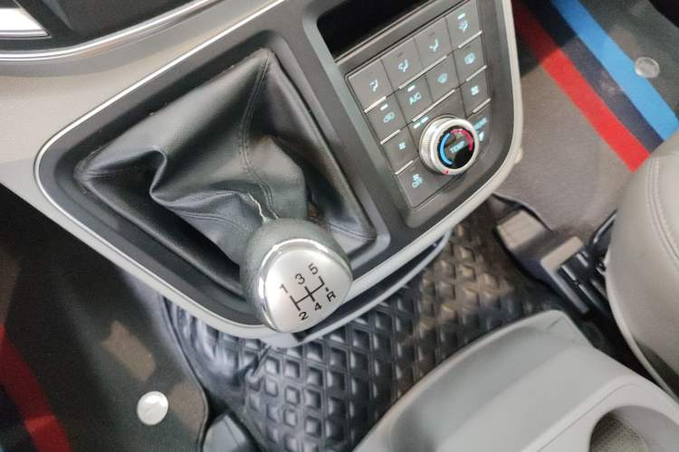 Used JAC Refine M4 2019 Business Series 2.0L Manual - China VI Standard Gear Lever
