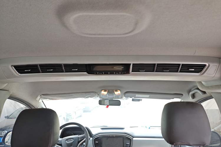 Used JAC Refine M4 2019 Business & Travel Series 2.0L Manual Speed Edition China VI Standard Headliner
