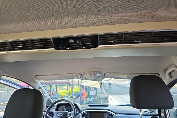 Used JAC Refine M4 2019 Business Series 2.0L Manual - China VI Standard Headliner