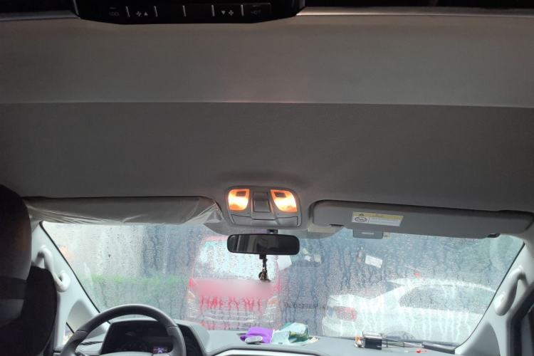 Used JAC Refine M4 2019 Business & Travel Series 2.0L Manual Comfort Model China VI Headliner