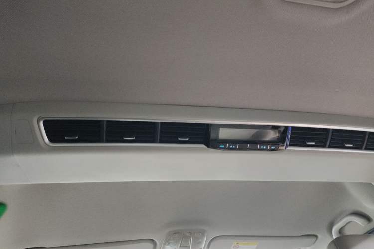 Used JAC Refine M4 2019 Business Series 2.0L Manual - China VI Standard Headliner