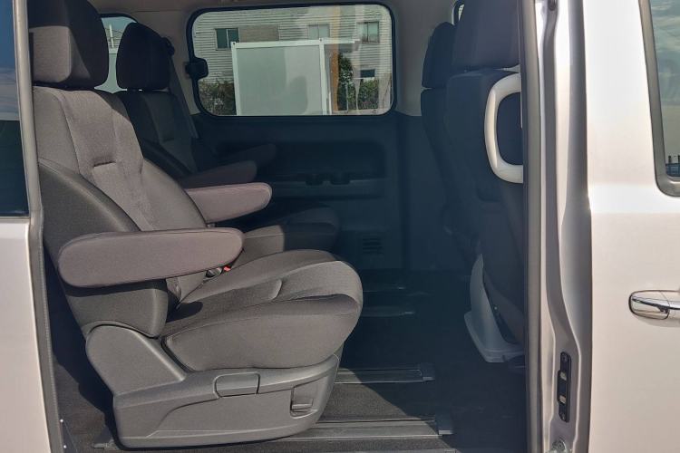 Used JAC Refine M4 2019 Business Series 2.0L Manual - China VI Standard Interior 3