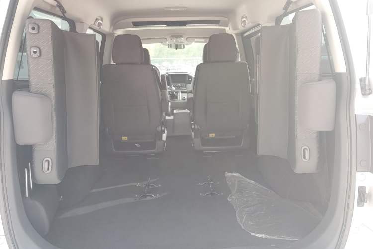 Used JAC Refine M4 2019 Business Series 2.0L Manual - China VI Standard Interior 4