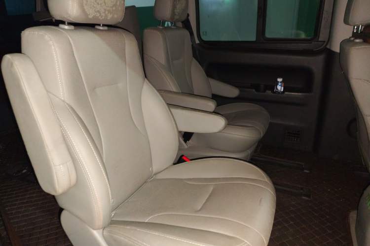 Used JAC Refine M4 2019 2.0T DCT Executive Edition Interior 4