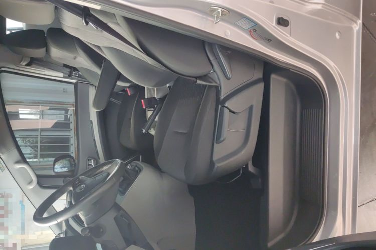 Used JAC Refine M4 2019 Business Series 2.0L Manual - China VI Standard Interior 5
