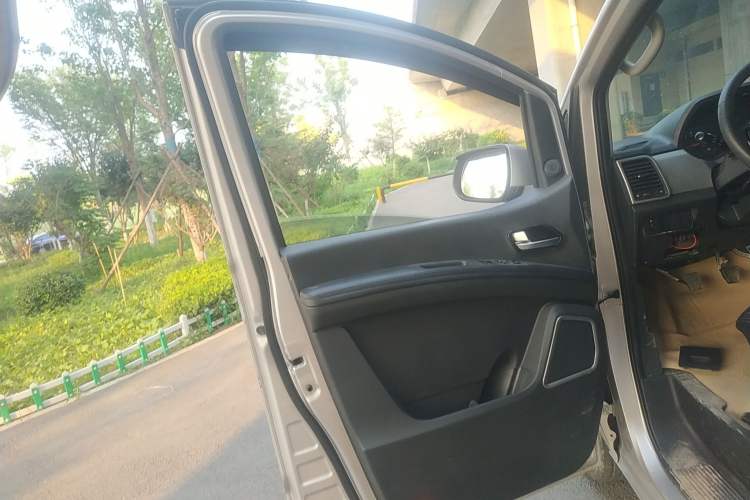 Used JAC Refine M4 2019 Business & Travel Series 2.0L Manual Speed Edition China VI Standard Left Front Door Interior