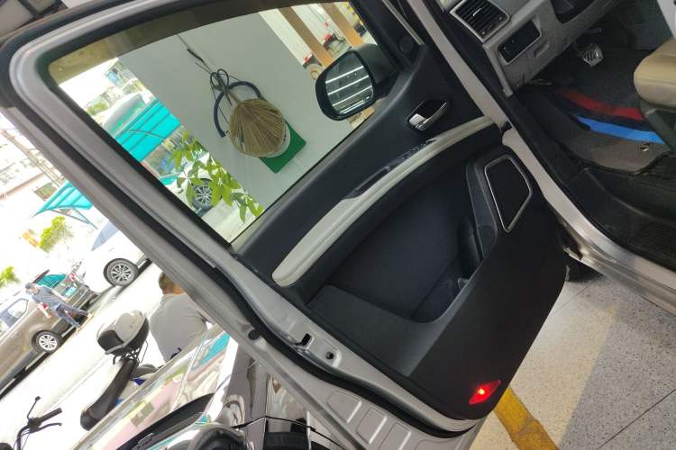 Used JAC Refine M4 2019 Business Series 2.0L Manual - China VI Standard Left Front Door Interior