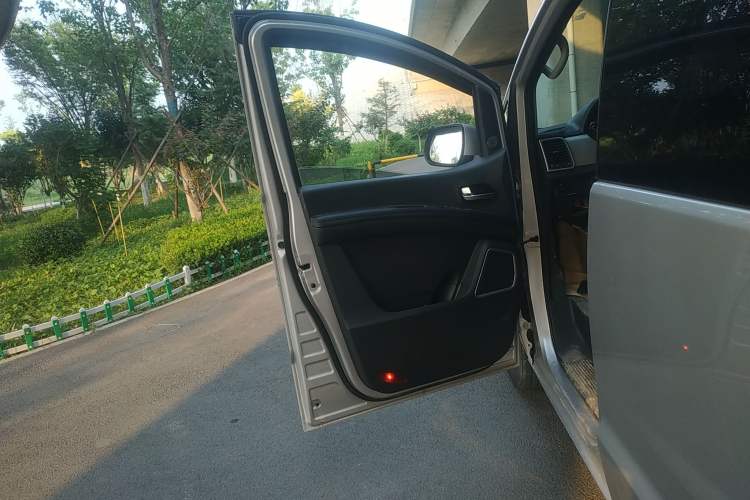 Used JAC Refine M4 2019 Business & Travel Series 2.0L Manual Speed Edition China VI Standard Left Rear Door Interior
