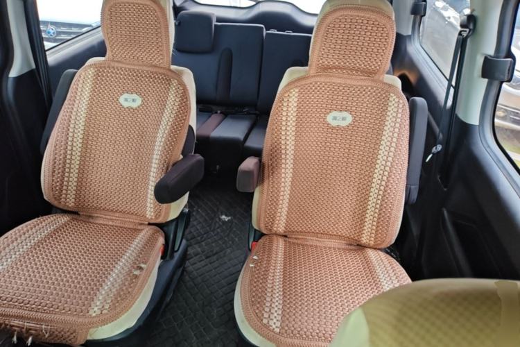 Used JAC Refine M4 2019 Business & Travel Series 2.0L Manual Comfort Model China VI Left Rear Seat
