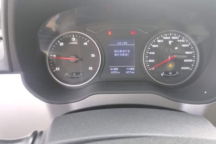 Used JAC Refine M4 2019 Business Series 1.9T Diesel Manual Business Edition Odometer Close Up