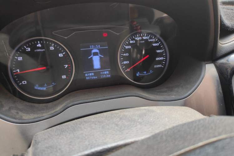Used JAC Refine M4 2019 Business & Travel Series 2.0L Manual Comfort Model China V Standard Odometer Close Up