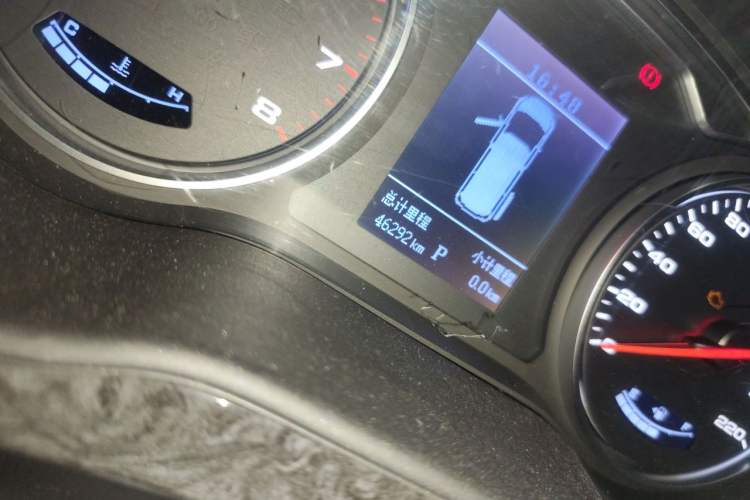 Used JAC Refine M4 2019 2.0T DCT Executive Edition Odometer Close Up