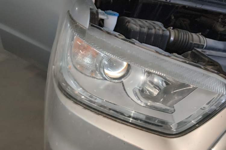 Used JAC Refine M4 2019 Business & Travel Series 2.0L Manual Speed Delivery Version China V Standard Right Front Headlight