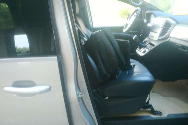 Used JAC Refine M4 2019 Business & Travel Series 2.0L Manual Speed Edition China VI Standard Right Front Seat