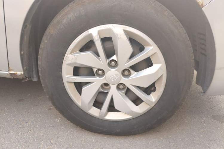 Used JAC Refine M4 2019 Business & Travel Series 2.0L Manual Comfort Model China VI Right Front Wheel Hub