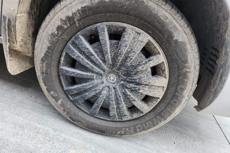 Used JAC Refine M4 2019 Joyful Series 2.0L Manual Comfort Model China VI Standard Right Front Wheel Hub