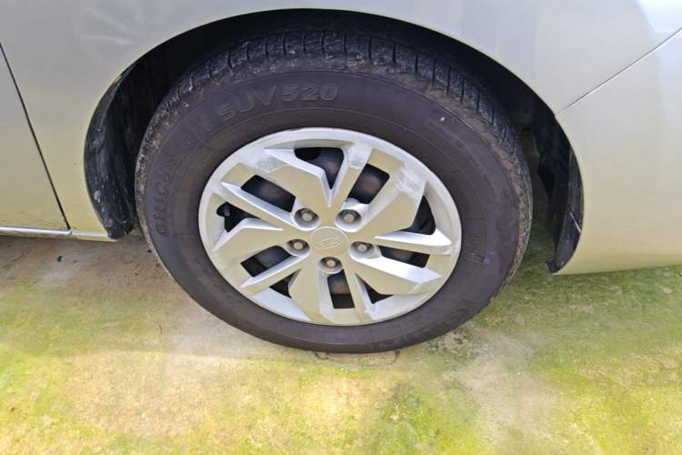 Used JAC Refine M4 2019 Business & Travel Series 2.0L Manual Comfort Model China VI Right Front Wheel Hub