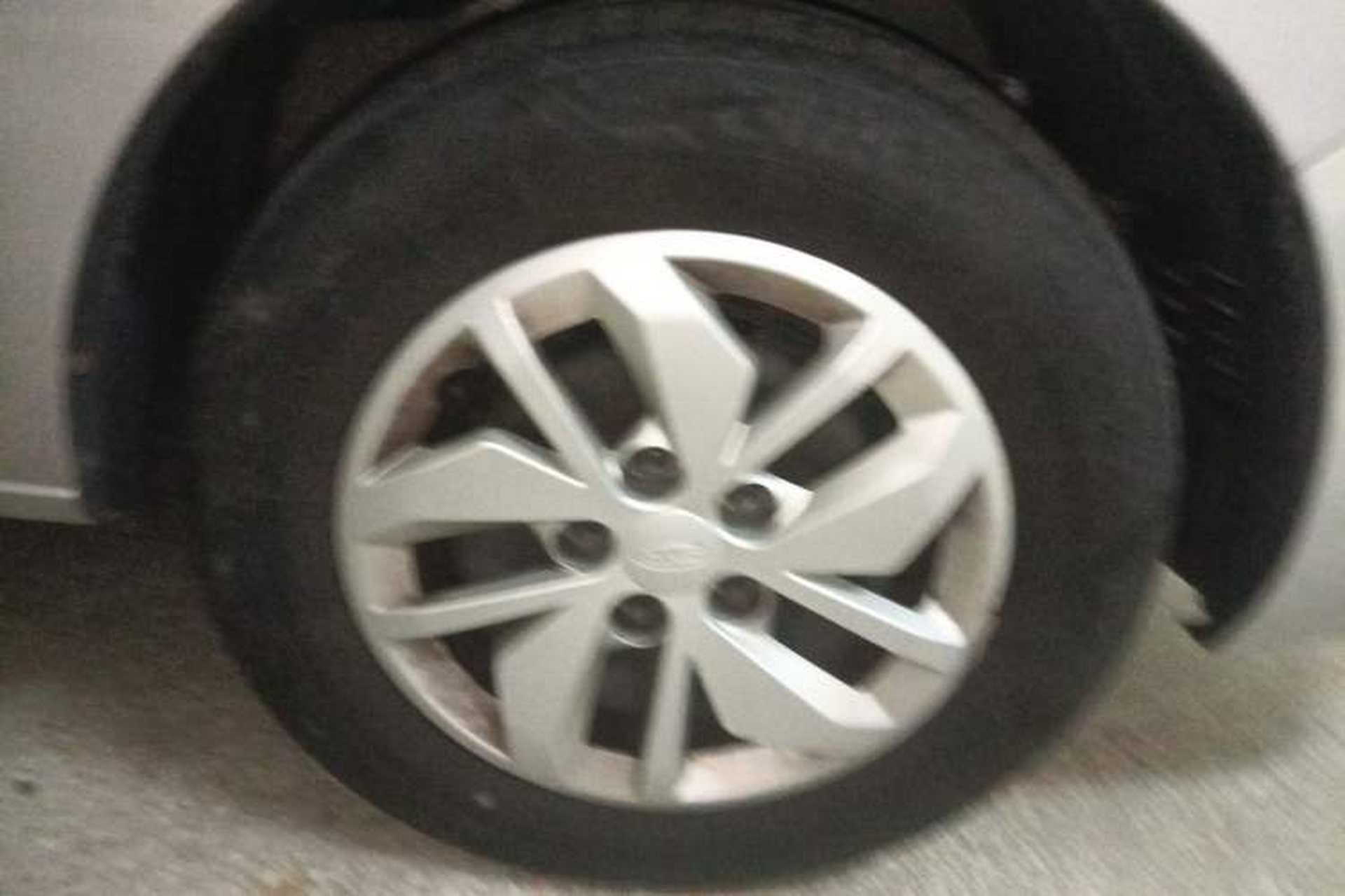 Used JAC Refine M4 2019 Business & Travel Series 2.0L Manual Comfort Model China VI Right Front Wheel Hub