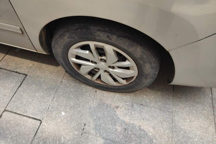 Used JAC Refine M4 2019 Business & Travel Series 2.0L Manual Comfort Model China V Standard Right Front Wheel Hub