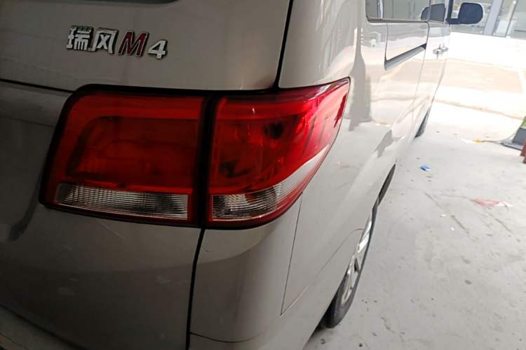 Used JAC Refine M4 2019 Business & Travel Series 2.0L Manual Comfort Model China VI Right Rear Taillight