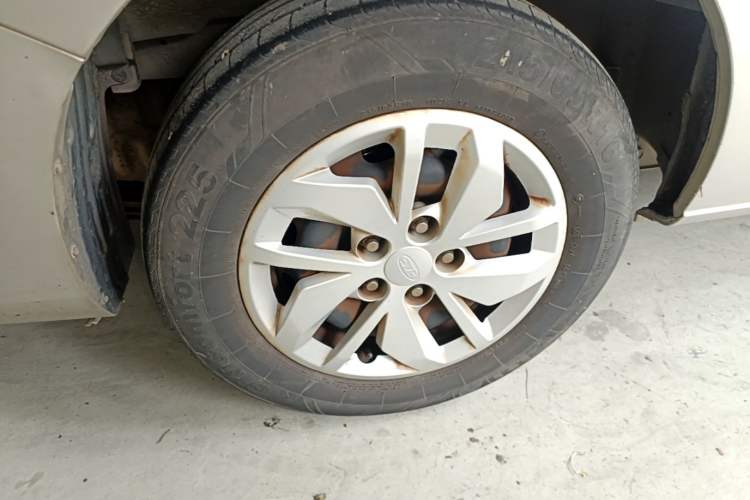 Used JAC Refine M4 2019 Business & Travel Series 2.0L Manual Comfort Model China VI Right Rear Wheel Hub