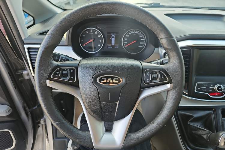 Used JAC Refine M4 2019 Business Series 2.0L Manual - China VI Standard Steering Wheel
