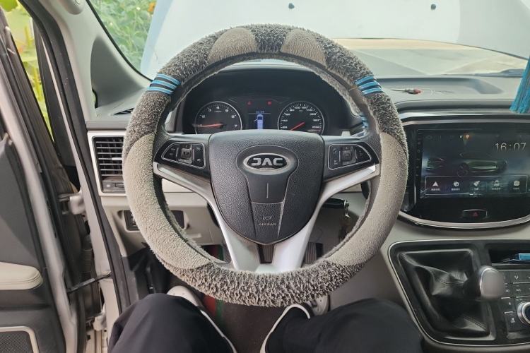 Used JAC Refine M4 2019 Joyful Series 2.0L Manual Comfort Model China VI Standard Steering Wheel