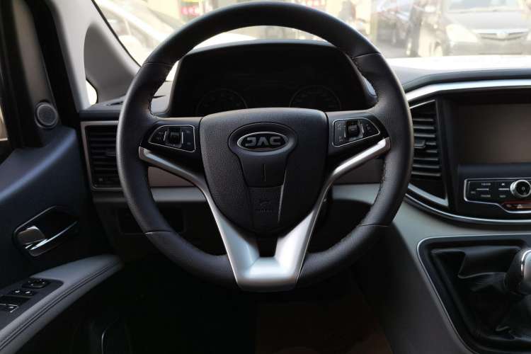Used JAC Refine M4 2019 Business & Travel Series 2.0L Manual Comfort Model China V Standard Steering Wheel