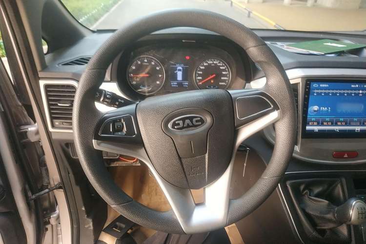Used JAC Refine M4 2019 Business & Travel Series 2.0L Manual Speed Edition China VI Standard Steering Wheel