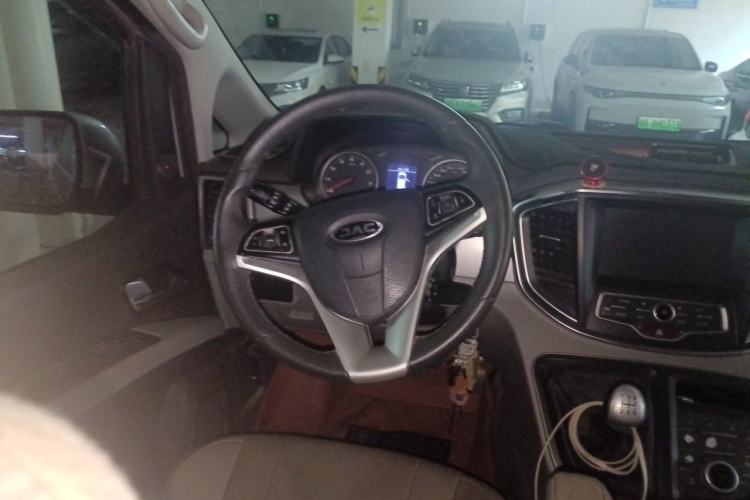 Used JAC Refine M4 2019 Business & Travel Series 2.0L Manual Speed Delivery Version China V Standard Steering Wheel