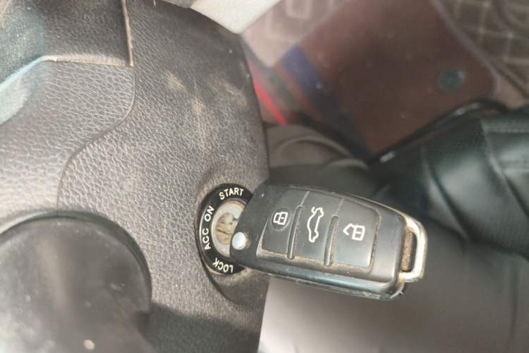 Used JAC Refine M4 2019 Business & Travel Series 2.0L Manual Comfort Model China VI Vehicle Key