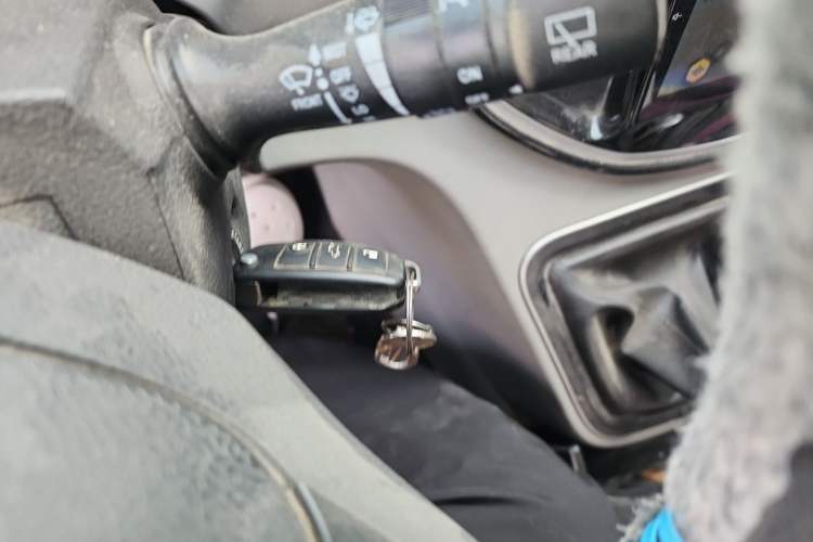 Used JAC Refine M4 2019 Joyful Series 2.0L Manual Comfort Model China VI Standard Vehicle Key