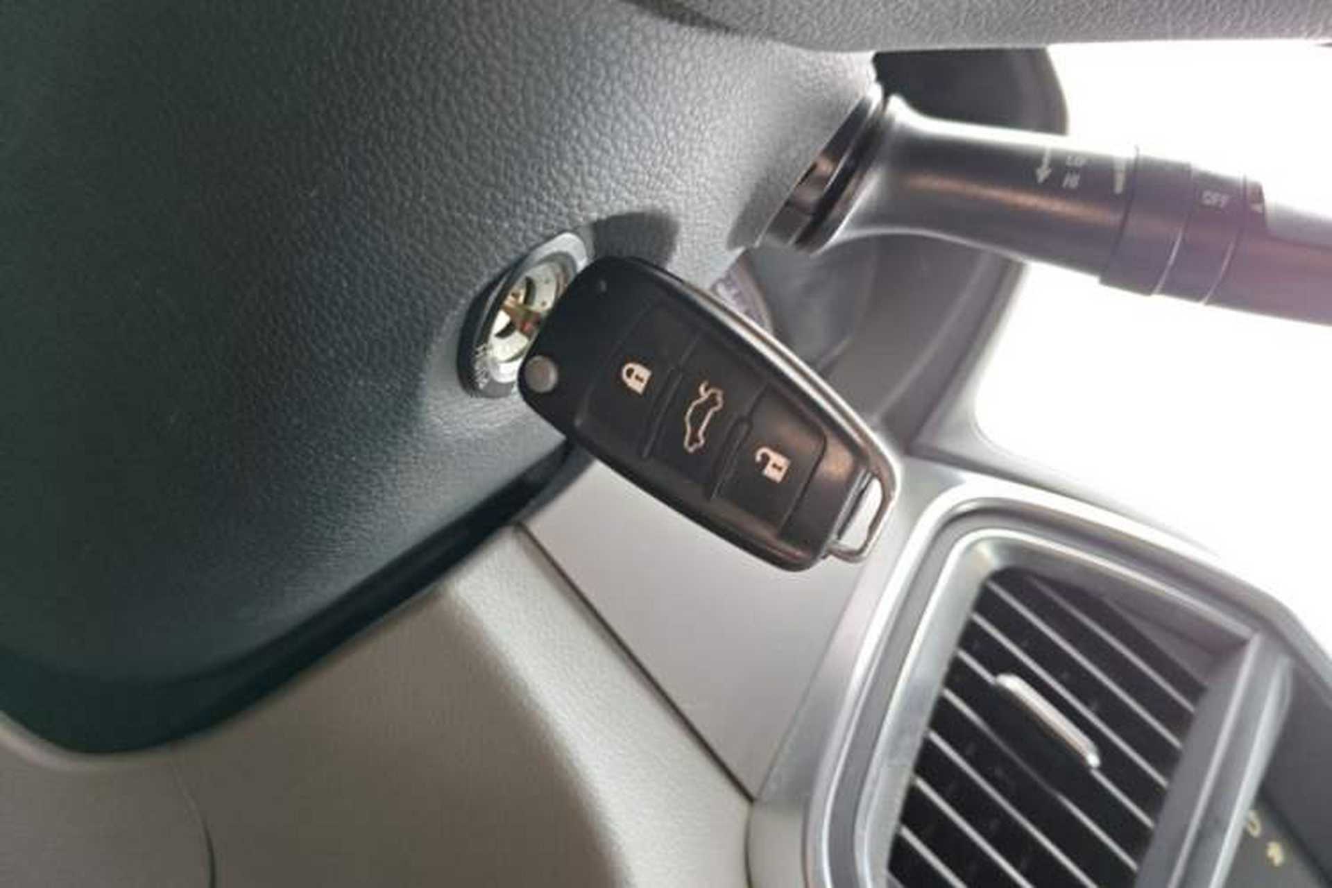 Used JAC Refine M4 2019 Business Series 2.0L Manual - China VI Standard Vehicle Key